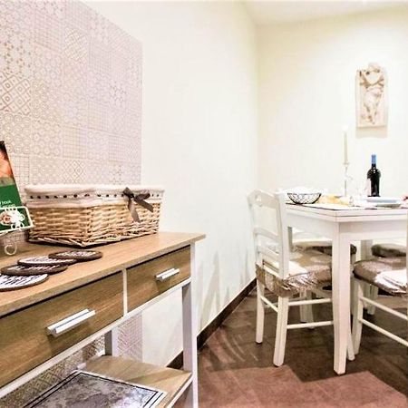 Charming Suite Cavour Heart Of Florenţa Exterior foto