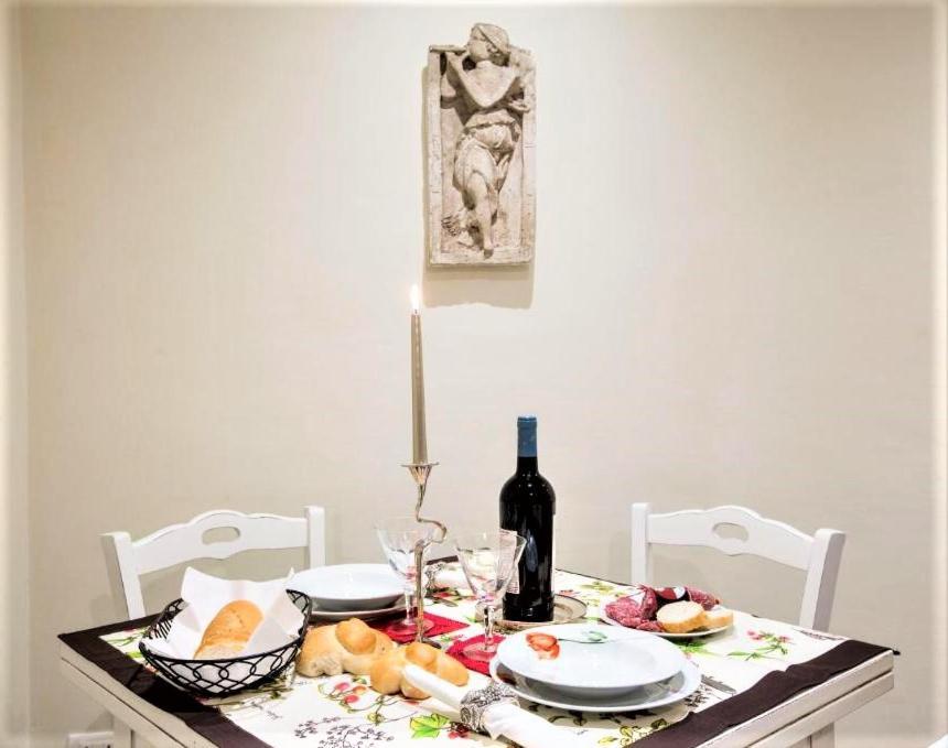 Charming Suite Cavour Heart Of Florenţa Exterior foto