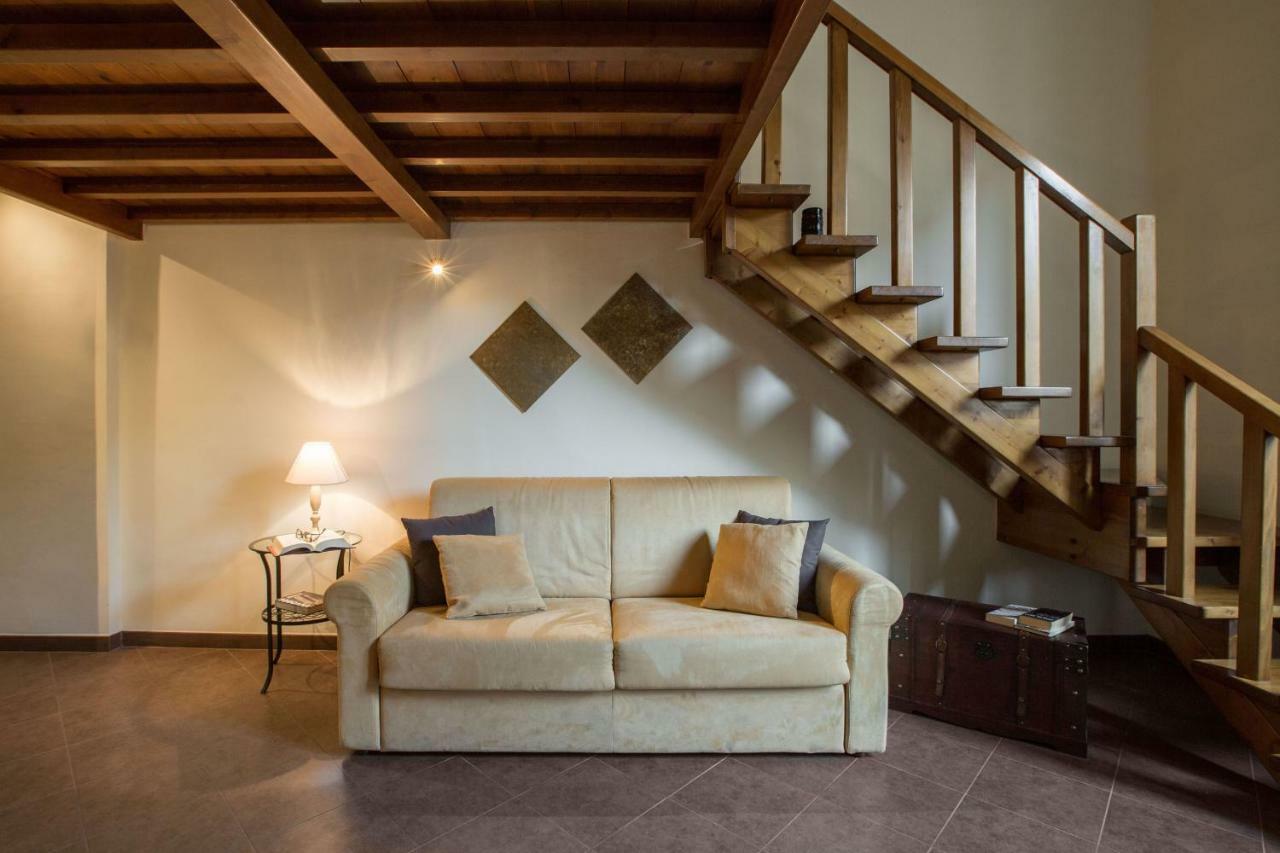 Charming Suite Cavour Heart Of Florenţa Exterior foto