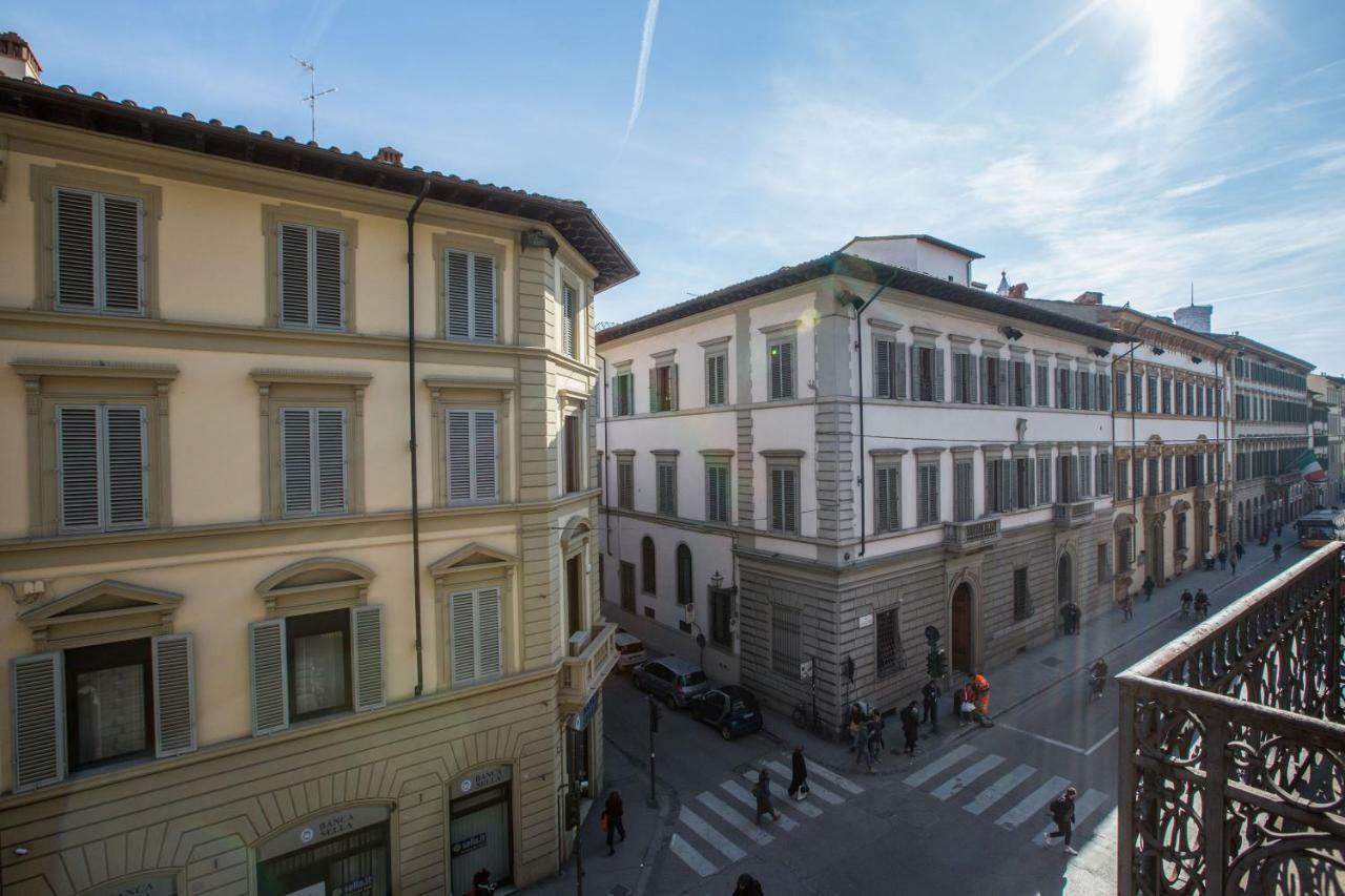 Charming Suite Cavour Heart Of Florenţa Exterior foto